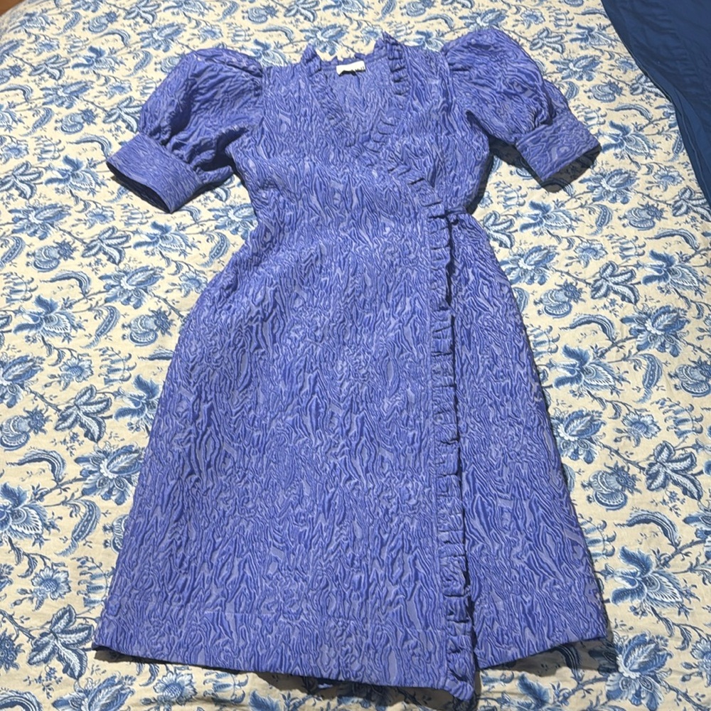 Good condition Ganni textured wrap free with puff sleeves periwinkle